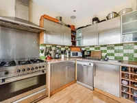 Недвижимость Finborough Road: 10
