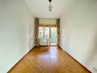 Недвижимость Трёхкомнатная на первом этаже: 12