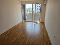 Недвижимость Квартира с двумя комнатами на Копере: 2