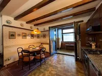Недвижимость Four-room apartment in the City Center: 20