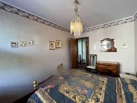 Недвижимость Four-room apartment in the City Center: 24