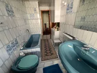 Недвижимость Four-room apartment in the City Center: 25