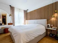 Недвижимость Apartment 5 rooms: 4