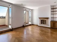 Недвижимость Apartment 5 rooms: 4