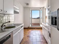 Недвижимость Apartment 5 rooms: 6