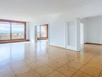 Недвижимость Apartment 5 rooms: 1