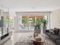 Недвижимость Apartment 6 rooms: 1