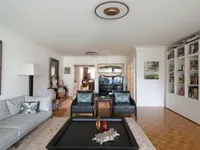 Недвижимость Apartment 8 rooms: 2