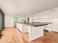 Недвижимость Apartment 9 rooms: 8