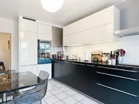 Недвижимость Apartment 9 rooms: 4