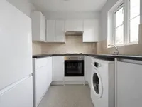 Недвижимость —: 3