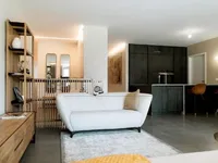 Недвижимость Apartment 5 rooms: 2