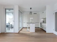 Недвижимость Apartment 4 rooms: 2