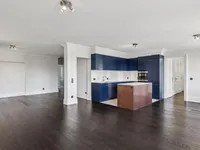 Недвижимость Apartment 6 rooms: 4