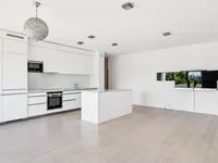 Недвижимость Apartment 5 rooms: 4