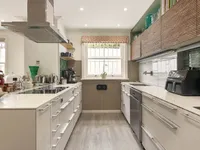 Недвижимость Lamont Road: 18