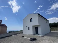 Недвижимость Жилище, Коломбан: 3