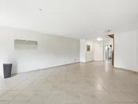 Недвижимость Apartment 6 rooms: 4