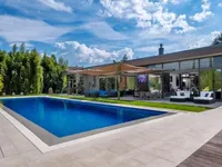 Недвижимость Single house 17 rooms: 1