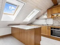 Недвижимость Apartment 5 rooms: 4