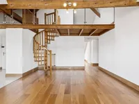 Недвижимость Apartment 5 rooms: 6
