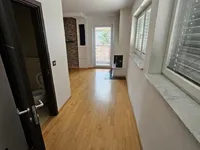 Недвижимость Apartment, 4-room Broad: 7