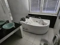 Недвижимость Apartment, 4-room Broad: 8