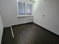Недвижимость Apartment, 4-room Broad: 10