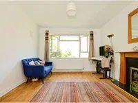 Недвижимость Longstone Avenue: 9