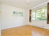 Недвижимость Longstone Avenue: 13