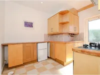 Недвижимость Longstone Avenue: 16