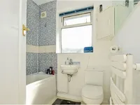 Недвижимость Longstone Avenue: 17
