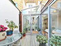 Недвижимость Milner Street: 18