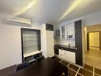 Недвижимость 1-комнатная квартира в центре: 6