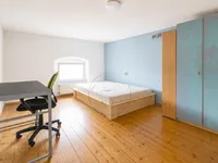 Недвижимость 2-room apartment in the center: 7