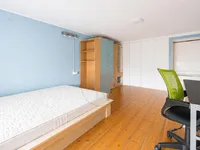Недвижимость 2-room apartment in the center: 8