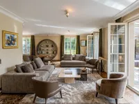Недвижимость Single house 9 rooms: 1