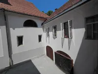 Недвижимость 2.5-room apartment in the center: 11