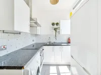 Недвижимость Bickerton Road: 8