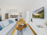 Недвижимость 3-room apartment in the center: 1