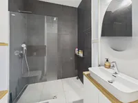 Недвижимость 3-room apartment in the center: 12