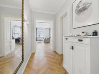 Недвижимость 3-room apartment in the center: 14