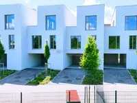 Недвижимость House with a terrace on Dolgy Most: 5