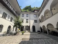 Недвижимость Commercial property: 8