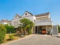 Недвижимость Apartment 5 rooms: 3