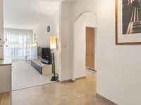 Недвижимость Apartment 4 rooms: 6