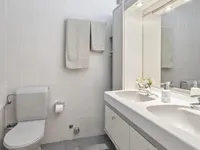 Недвижимость Apartment 4 rooms: 8