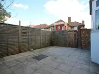 Недвижимость Western Avenue, Acton, 7: 4