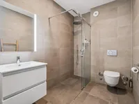 Недвижимость Apartment 5.5 rooms: 9