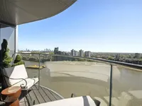 Недвижимость Tower West, 1 Waterfront Drive: 12
